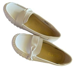 White moccasin look shoe